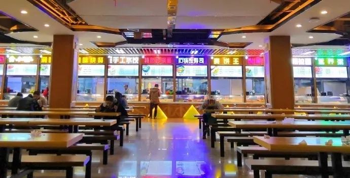 “光盤(pán)行動(dòng)”在校園 哈理工食堂窗口推出小盤(pán)菜