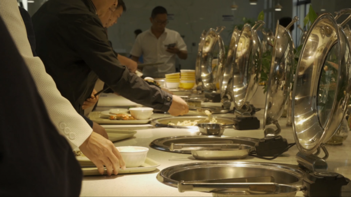 緊盯機關(guān)食堂強化監督 狠剎奢侈浪費歪風(fēng)