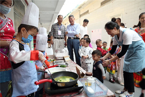 廣西打造“五?！惫芾頎I(yíng)養健康食堂